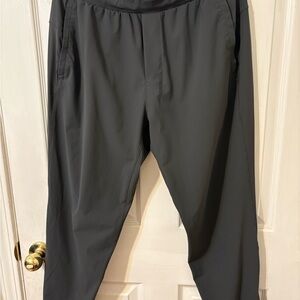 lululemon athletica Men's Black Jogger-Style Sweatpants